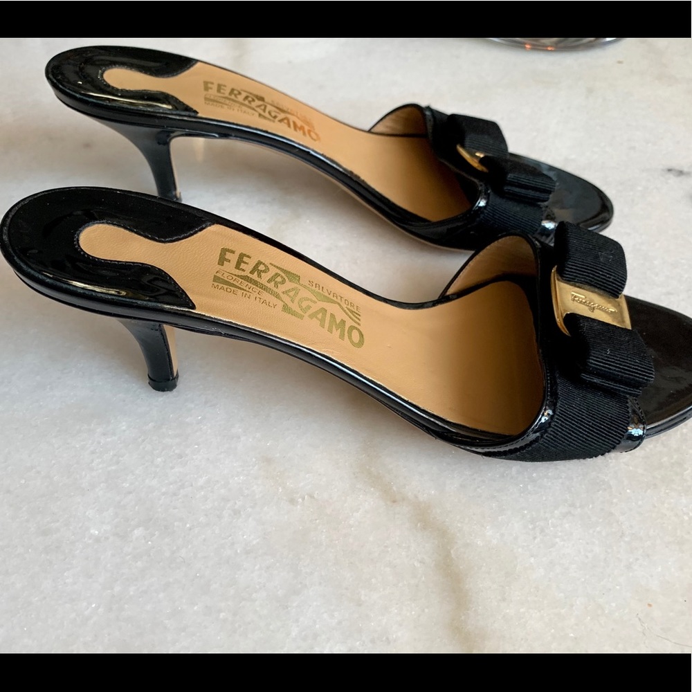 Ferragamo Black Patent Leather Vara Kitten Heels 8 - Picture 4 of 7